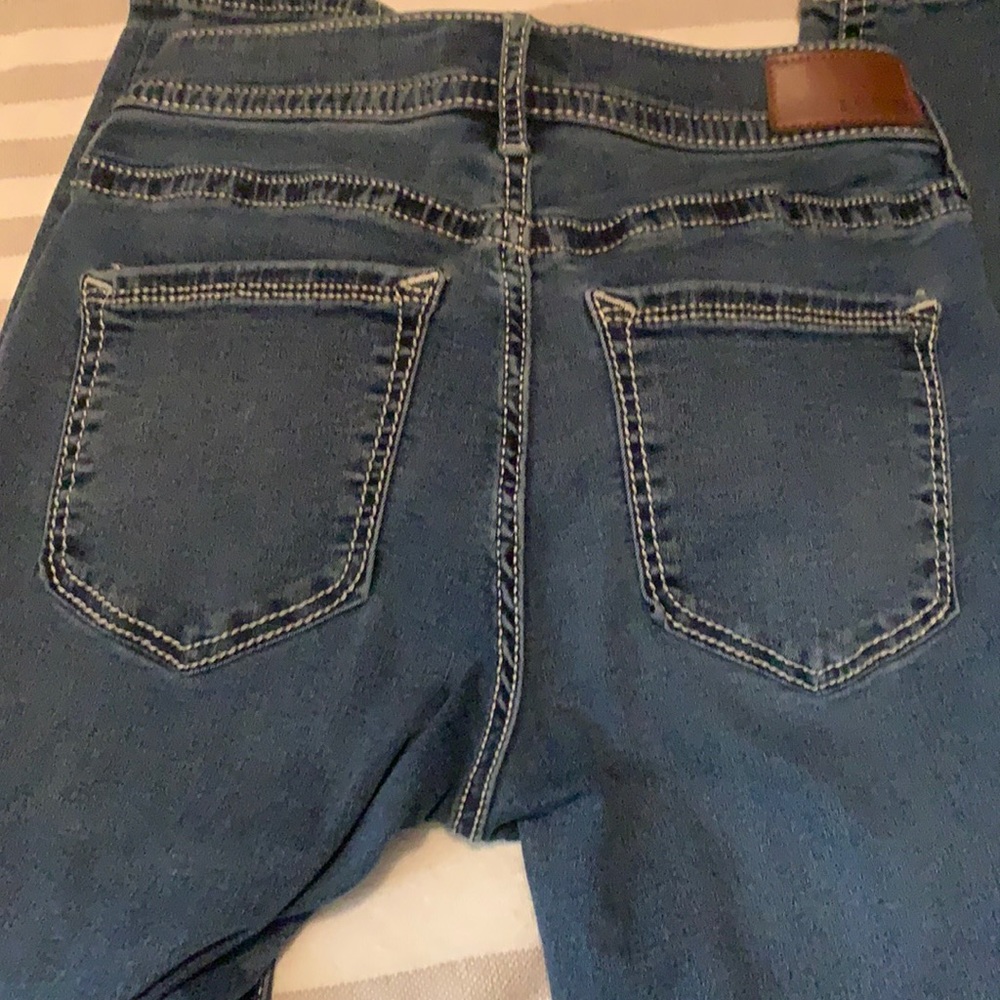 Women mid rise jeans